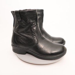 Keen Boots Women's 9 Tyretread Black Leather Ankle Booties Pull On 1011458 Moto